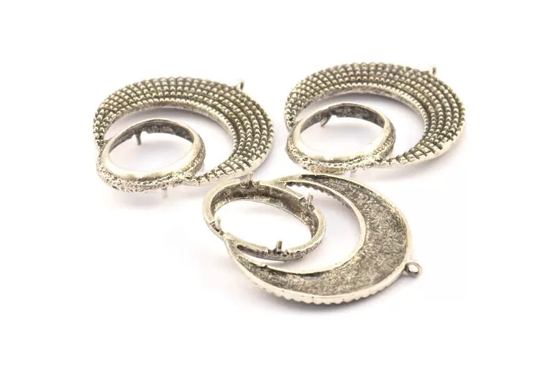 Antique Silver Crescent Pendant, 2 Antique Silver Plated Crescent Pendants With 1 Loop and 15.5x20mm Pad Setting (43x34x2.8mm) BS 1885 H0477