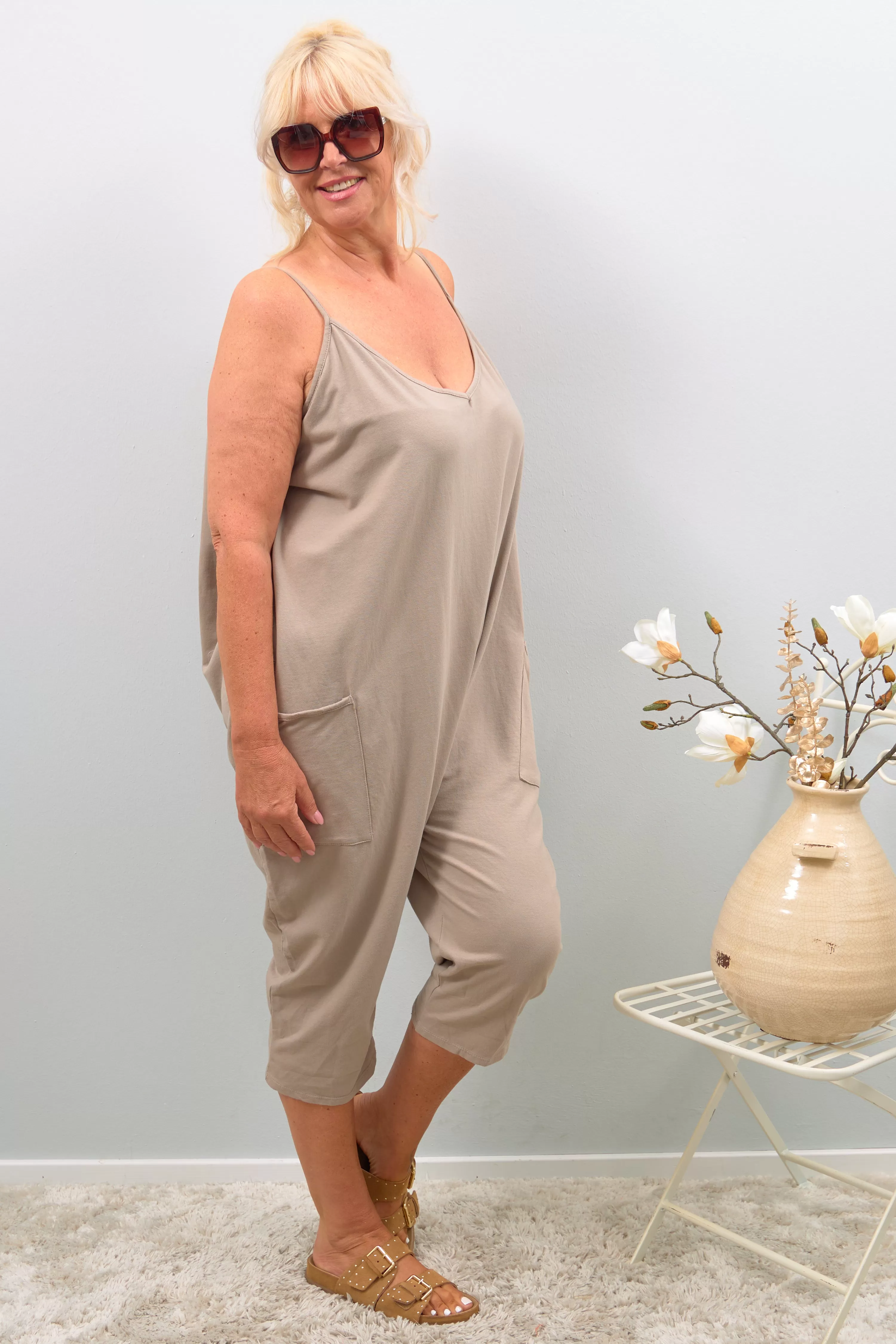 Baggy Jumpsuit mit Spaghettiträgern, taupe