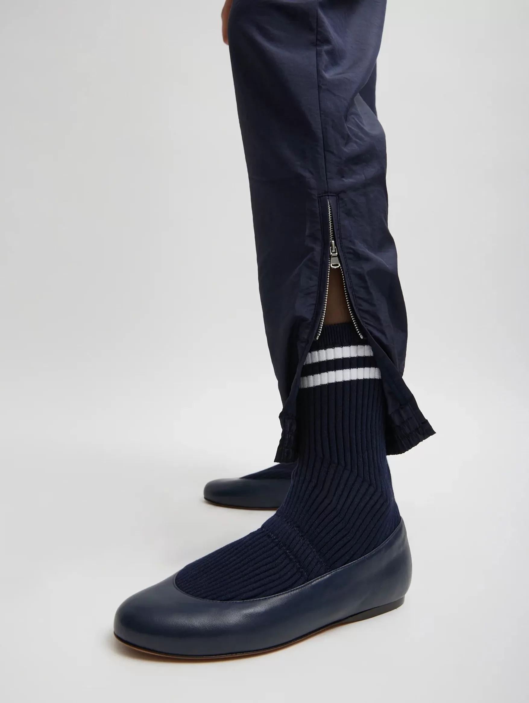 Crispy Nylon Kat Jogger in Navy