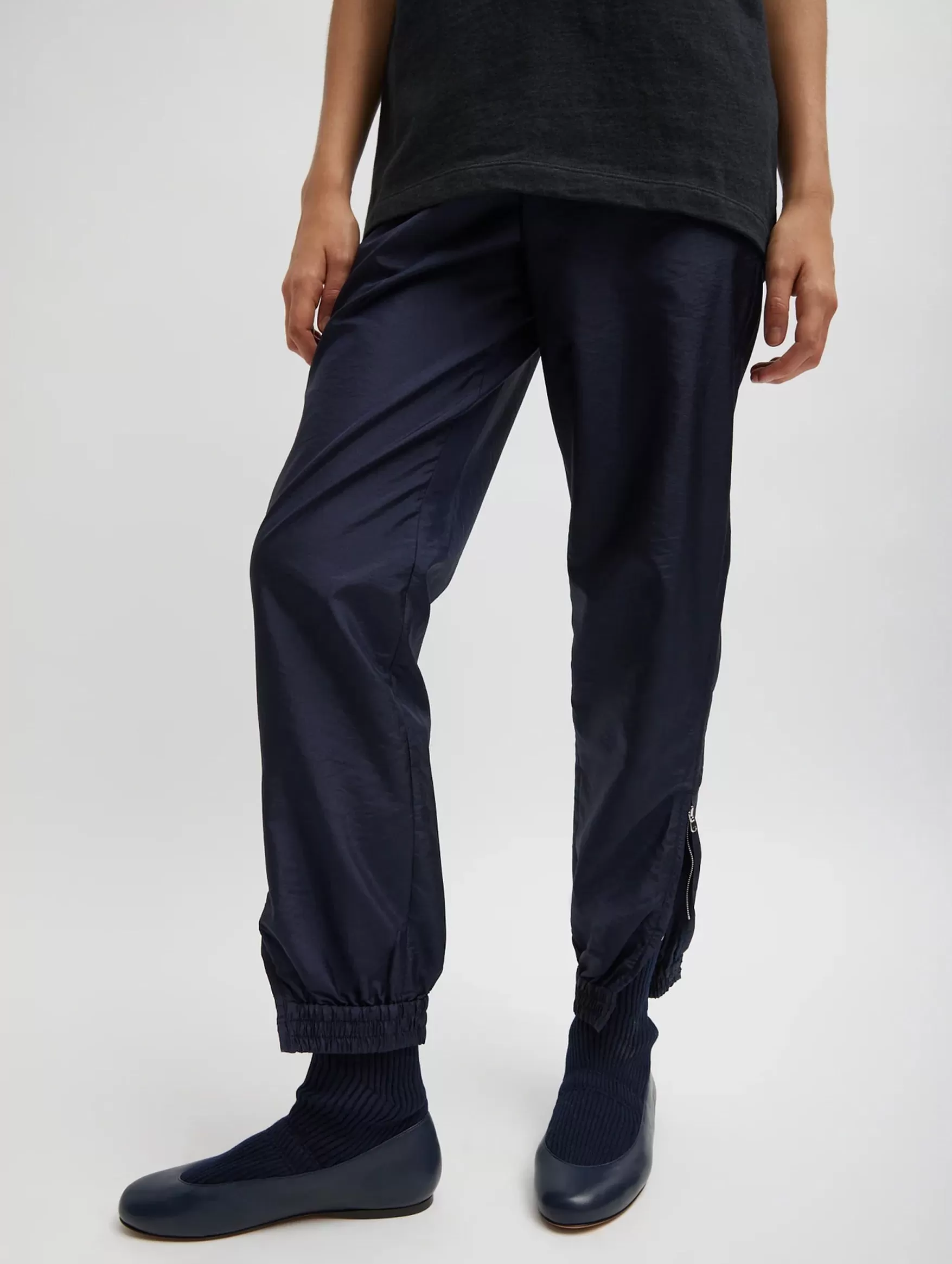 Crispy Nylon Kat Jogger in Navy