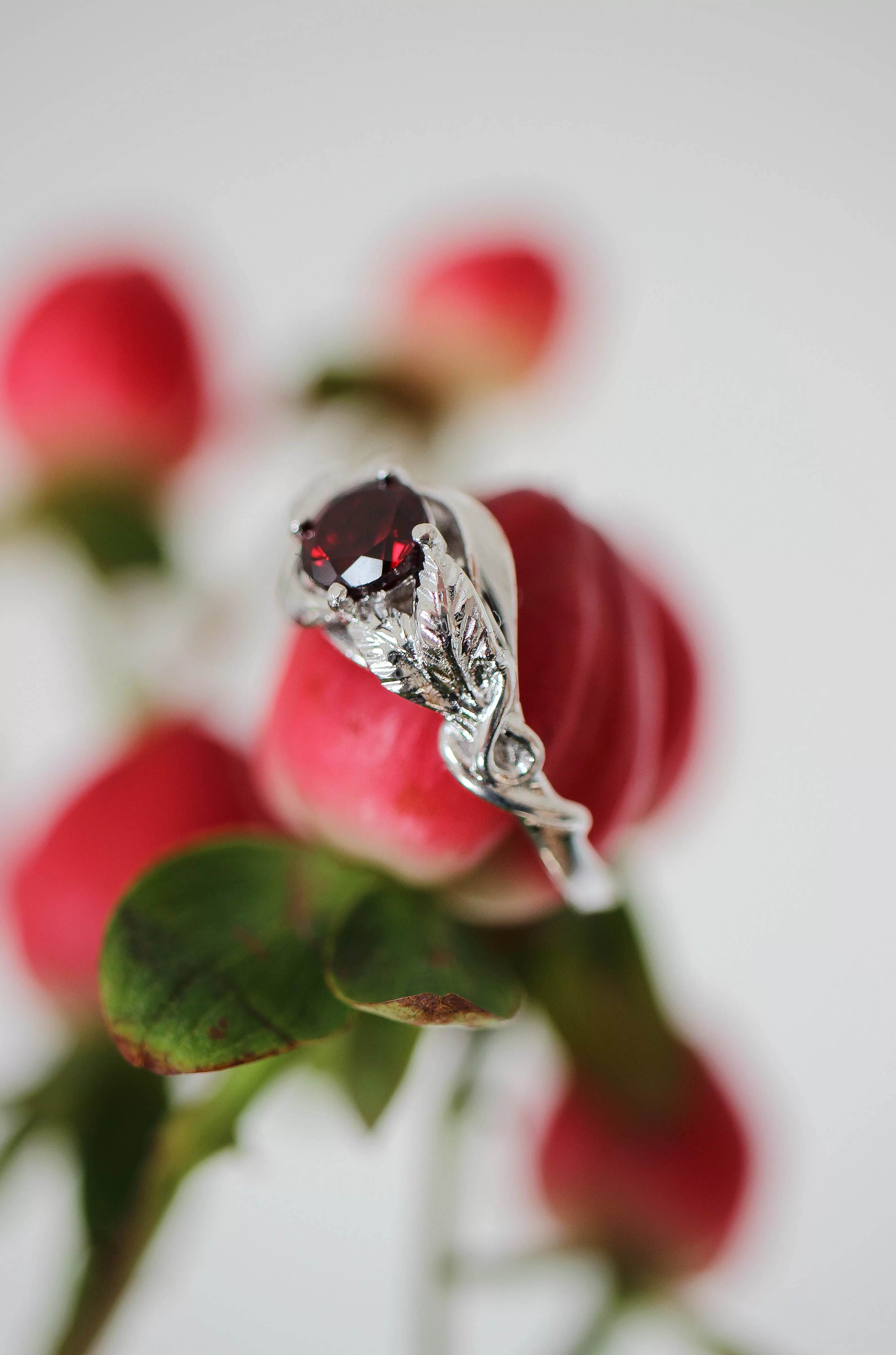 Garnet nature inspired engagement ring / Azalea