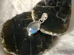 Labradorite Akoni Pendant - XSmall Teardrop