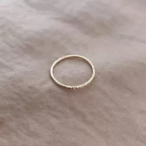 Lucy - Dainty Textured Ring