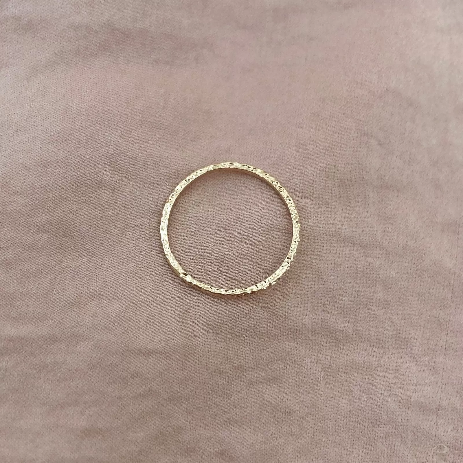 Lucy - Dainty Textured Ring