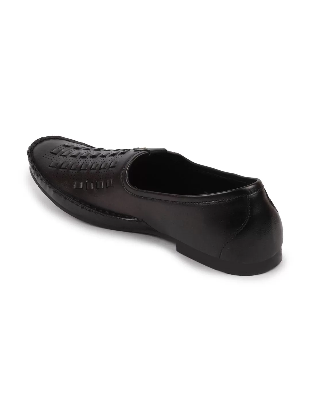 Men Ethnic Black Stitched Juttis & Mojaris