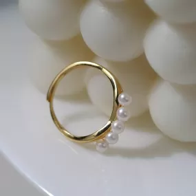 Open closure freshwater pearls Rings