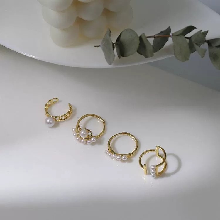 Open closure freshwater pearls Rings